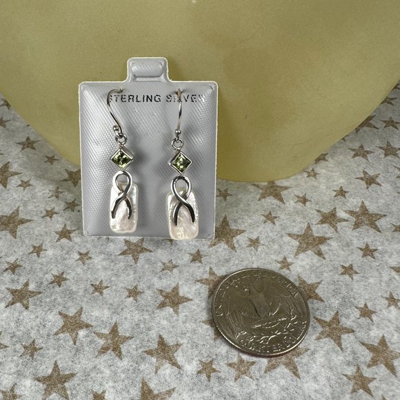 NWOT Real Silver Genuine Pearl & Genuine Peridot Dangling Earrings - Picture 4 of 4